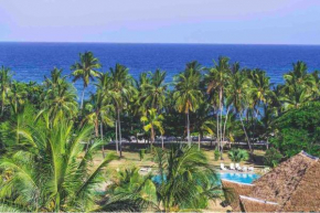 Golden Beachfront Apartment Diani